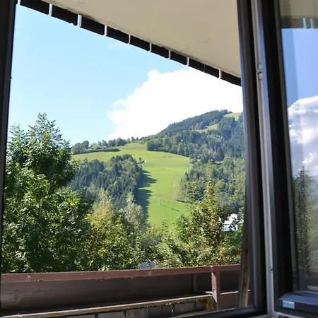 Low Budget Areit Lozano By Ged * Zell am See