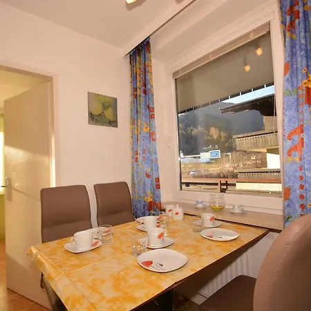 Apartment Low Budget Areit Lozano By Ged Zell am See